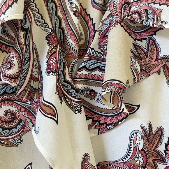 WHBM - Ruffle Front Blouse - 8 - Picture 8 of 8